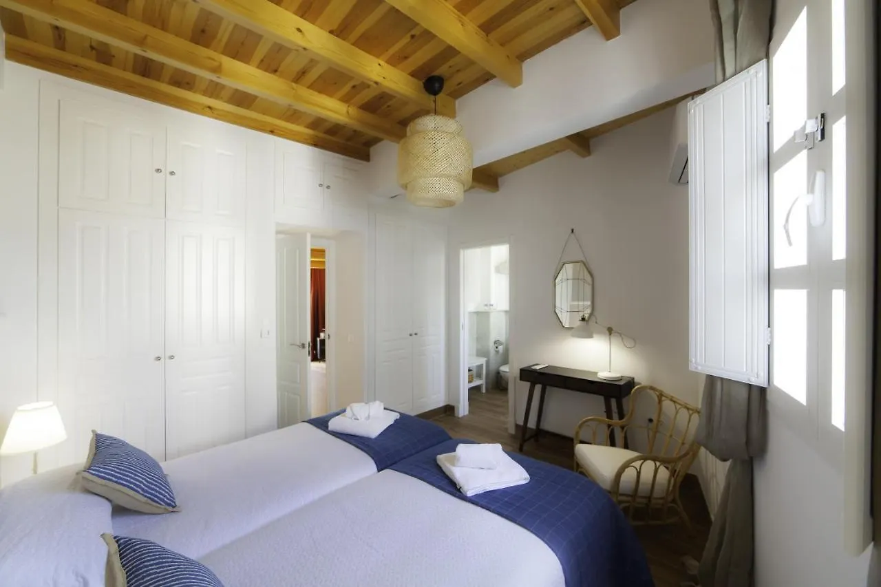 Green-Apartments Mansion Blue Catedral Seville
