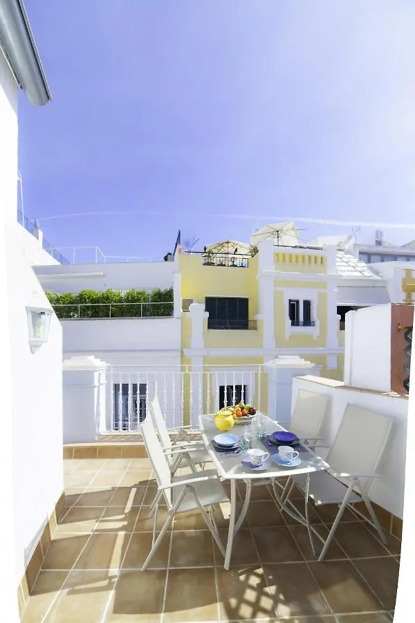 Green-Apartments Mansion Blue Catedral Seville