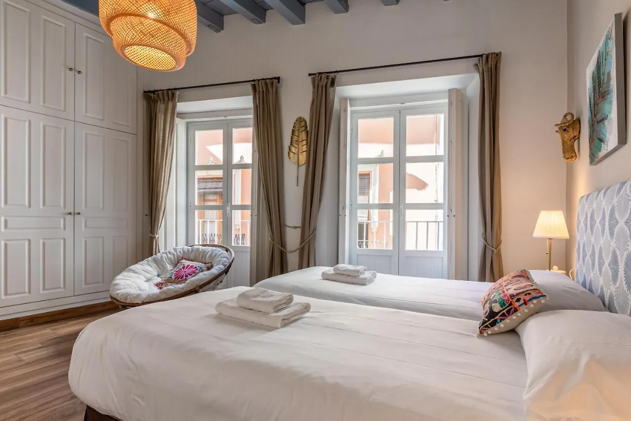 Green-Apartments Mansion Blue Catedral Seville Apartment